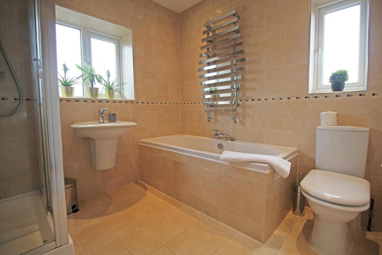 Queens Road - Luxury Spacious Home In Chester Christleton Ngoại thất bức ảnh