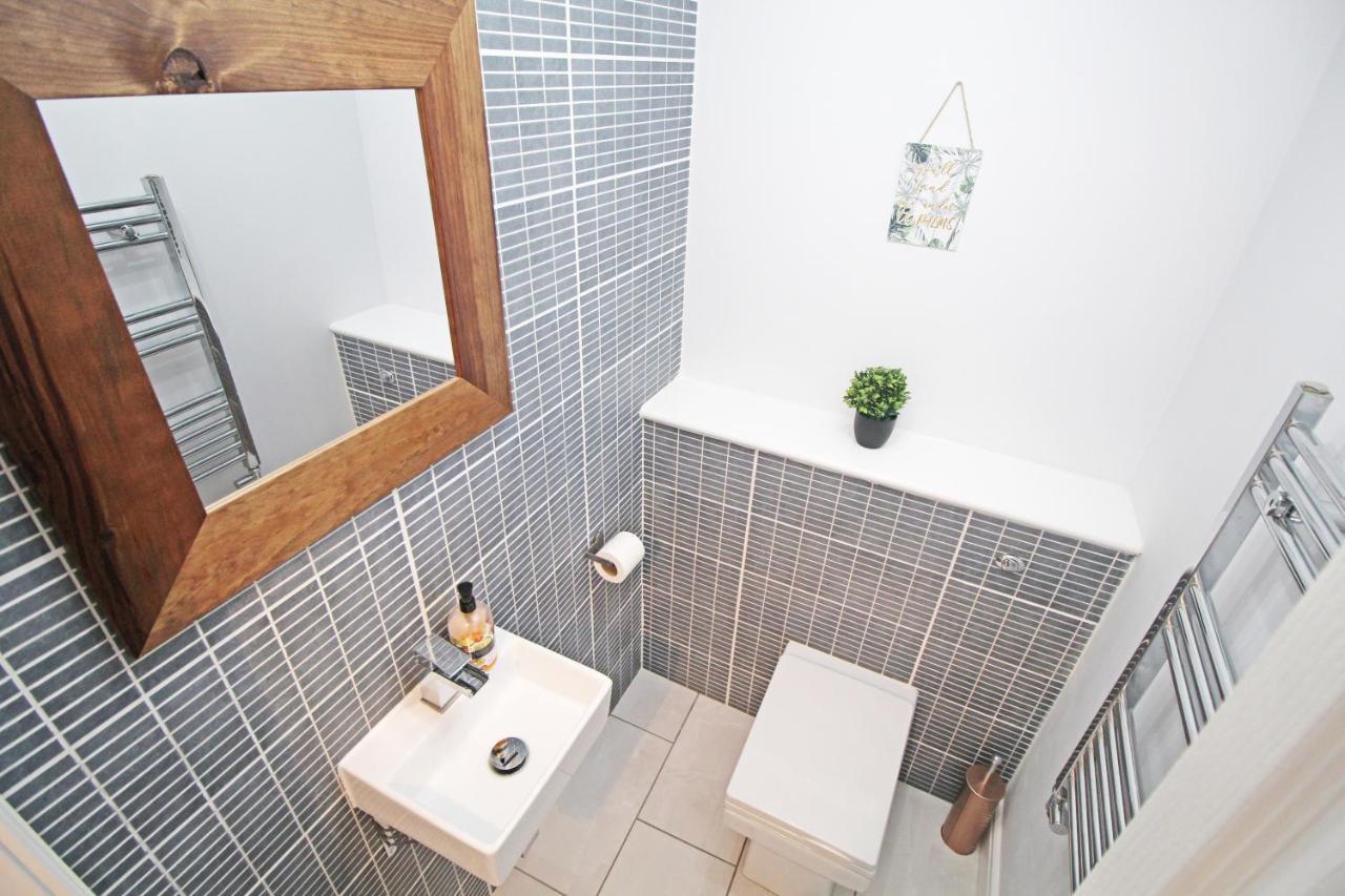 Queens Road - Luxury Spacious Home In Chester Christleton Ngoại thất bức ảnh