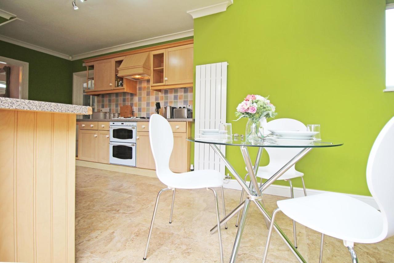 Queens Road - Luxury Spacious Home In Chester Christleton Ngoại thất bức ảnh